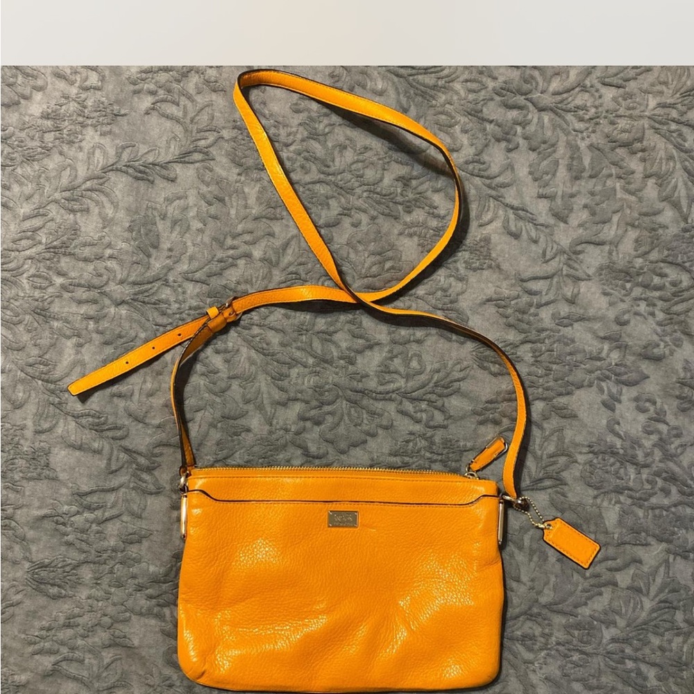 Coach purse with adjustable strap